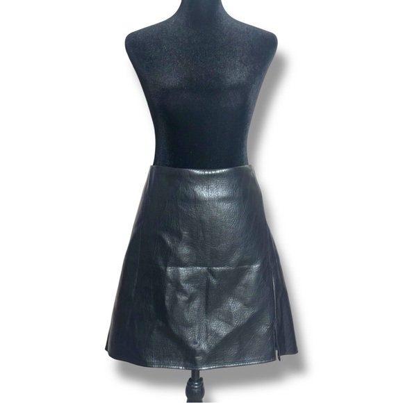 Old Navy Dresses & Skirts - Old Navy NWT Black Faux Leather Mini A-Line Fit and Flare Skirt with Slit